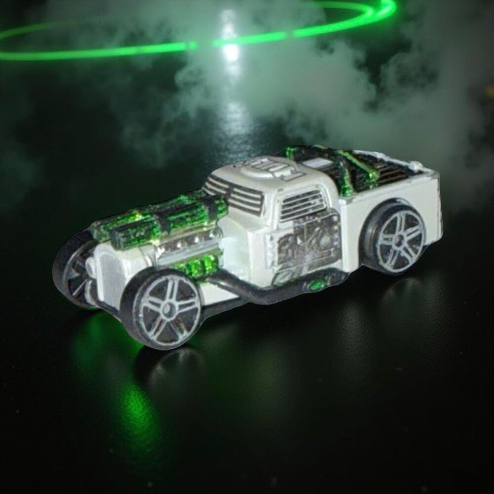 Rare Maisto White Leadslinger Hulk Marvel Hot Rod Collectible Die Cast Car